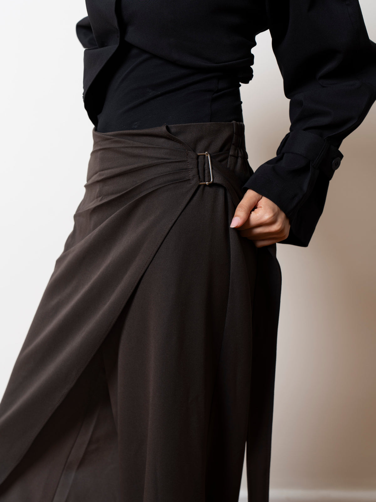 The Flowline Pants in Dark Brown