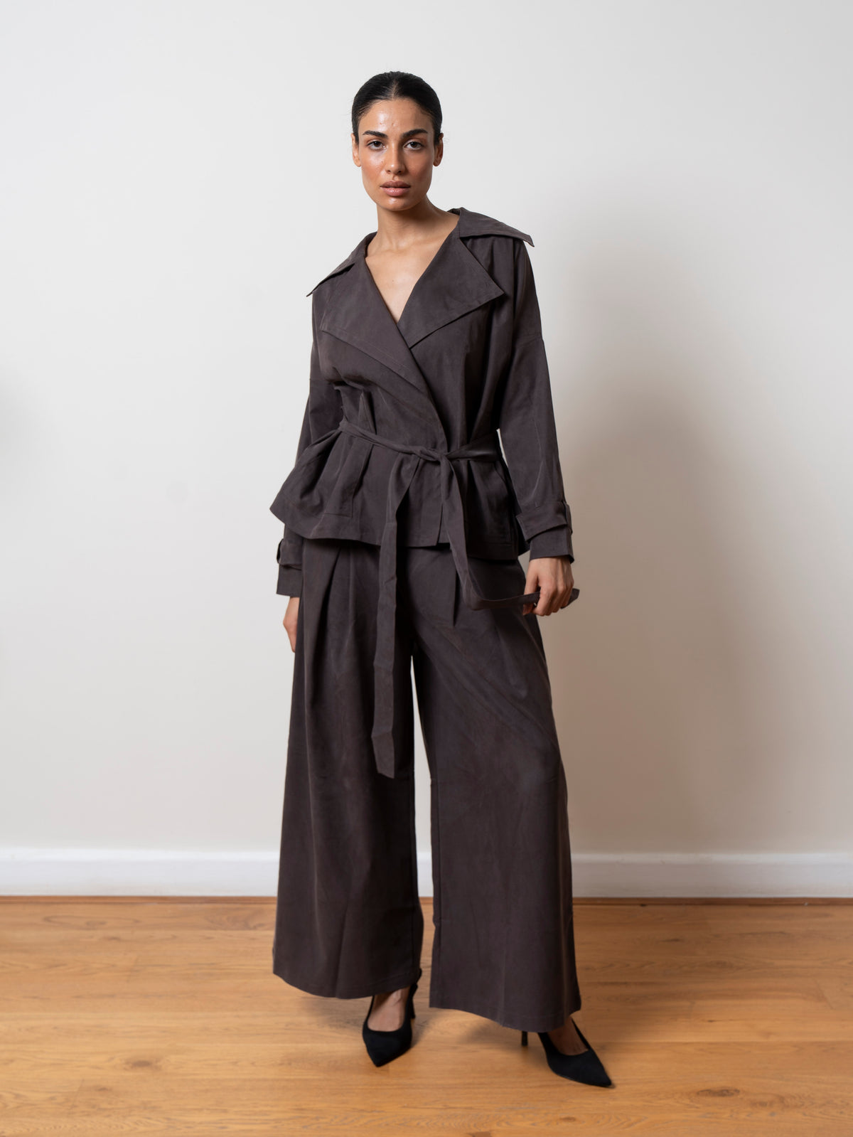 Aura set in Brown