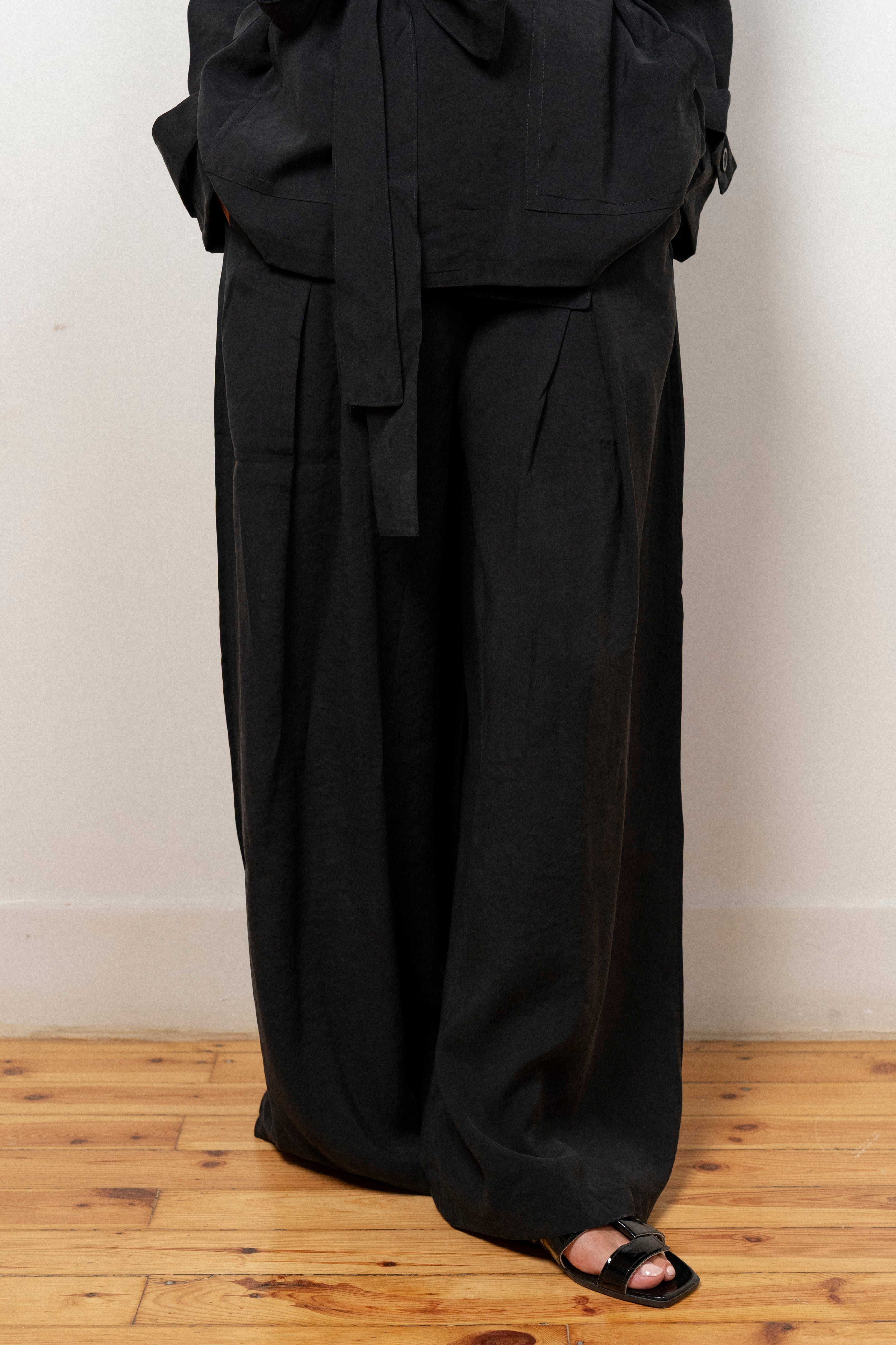 Aura Set in Black