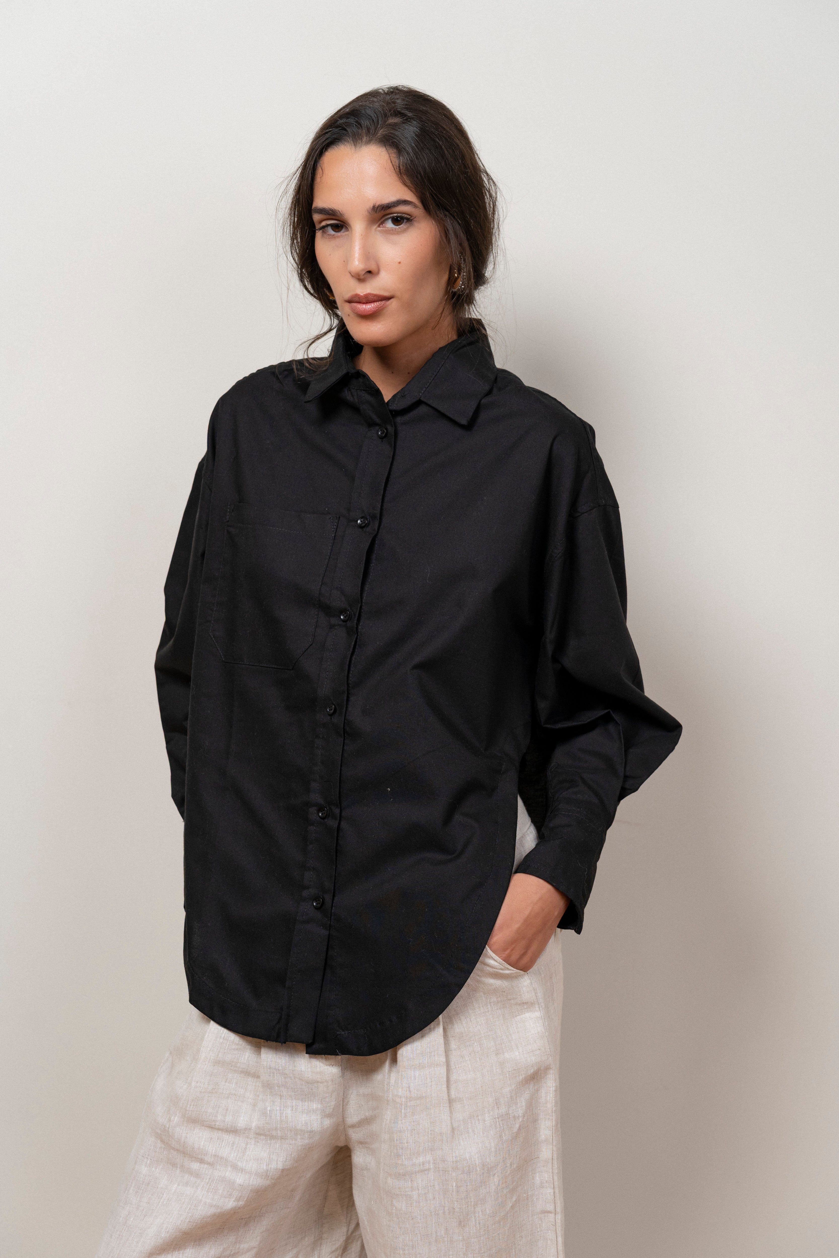 Side Note Poplin Shirt In Black